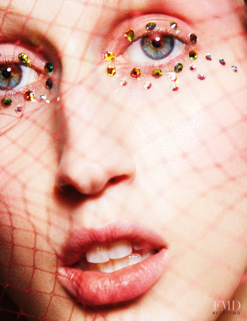 Anna Cleveland featured in Anna Cleveland, December 2017