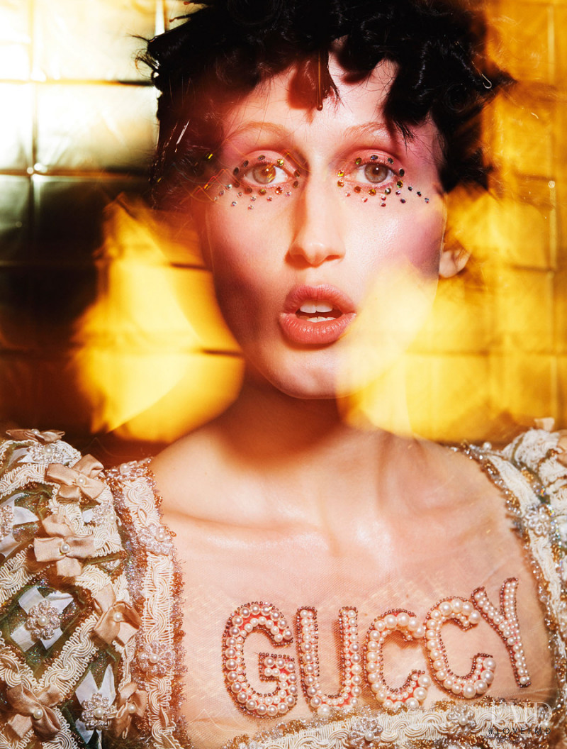 Anna Cleveland featured in Anna Cleveland, December 2017