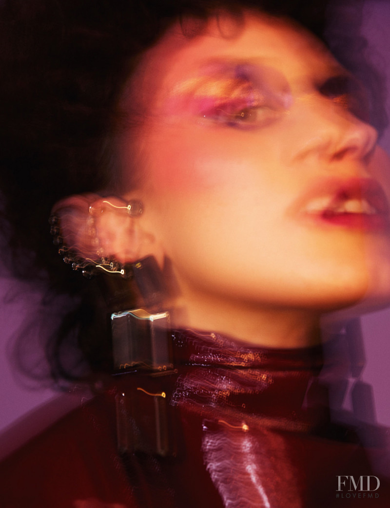 Anna Cleveland featured in Anna Cleveland, December 2017