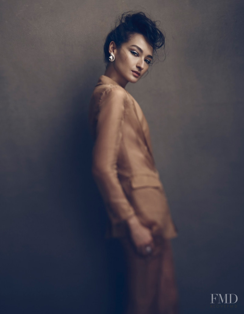Bruna Tenório featured in Tintes en Gemas, February 2018