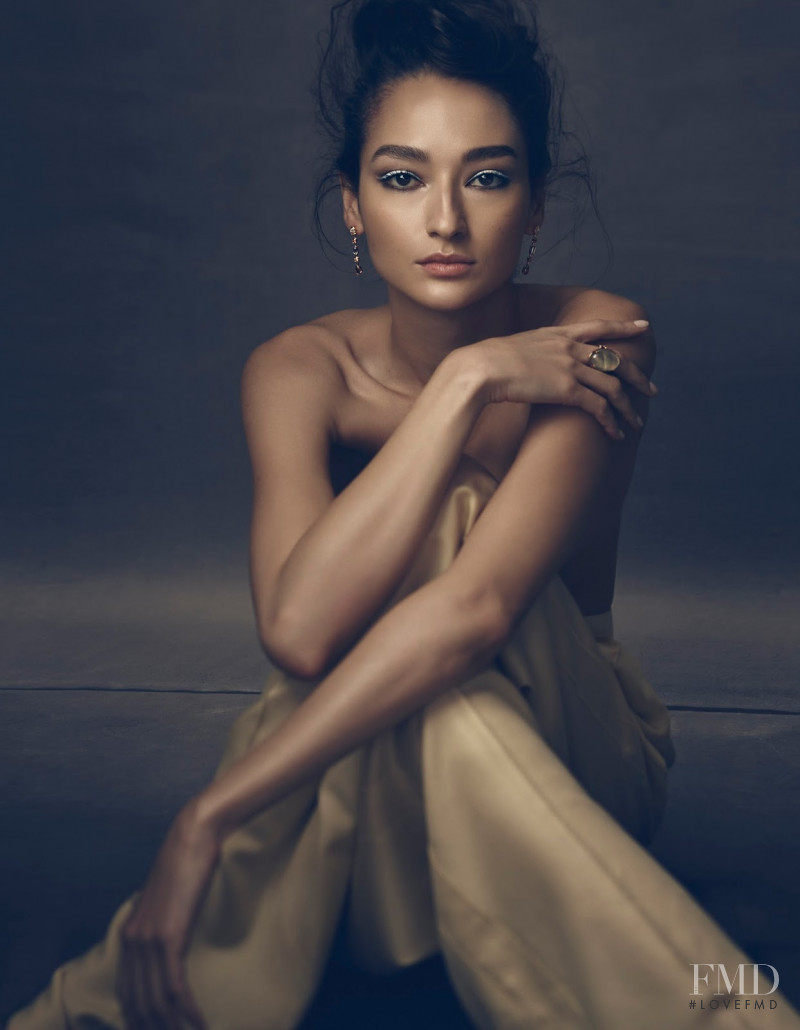 Bruna Tenório featured in Tintes en Gemas, February 2018