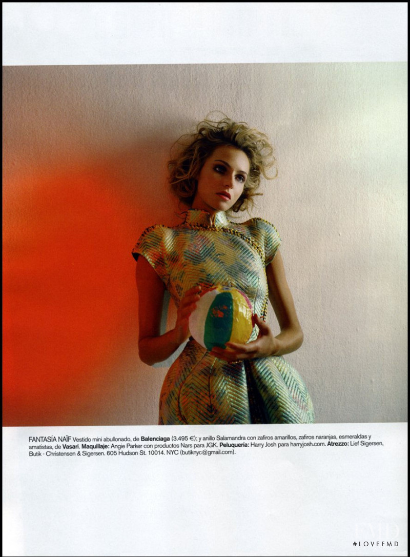 Valentina Zelyaeva featured in China Blues, April 2008