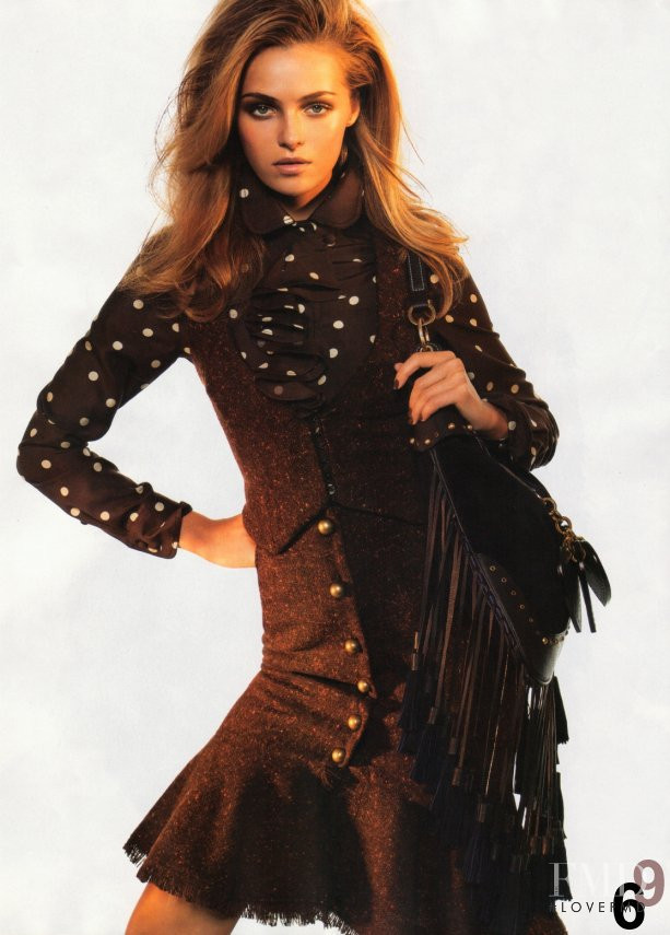 Valentina Zelyaeva featured in New York\'s New Style, July 2005