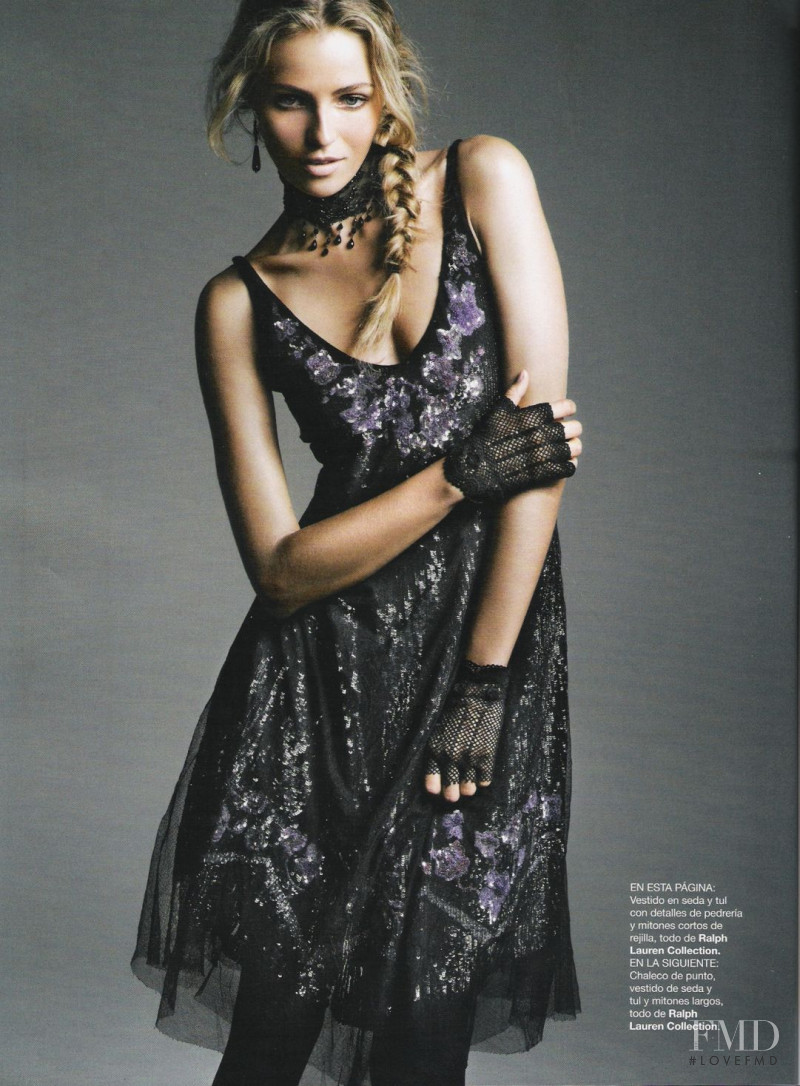 Valentina Zelyaeva featured in Noches Zingaras, December 2010