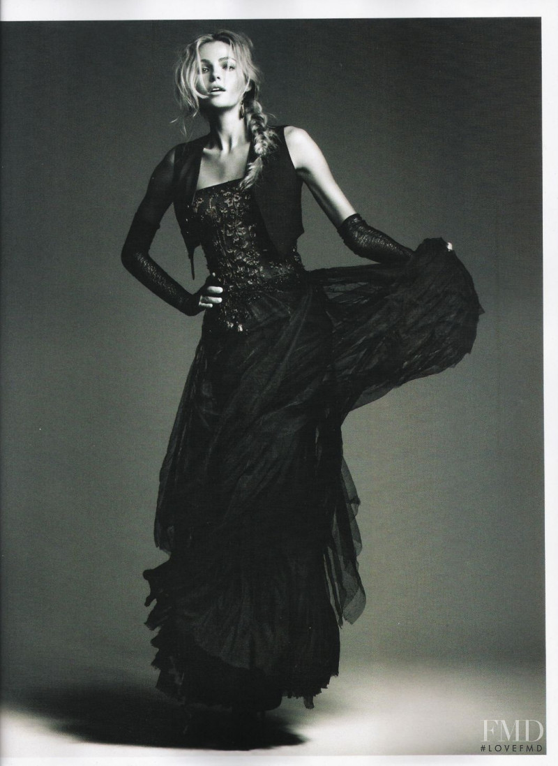 Valentina Zelyaeva featured in Noches Zingaras, December 2010