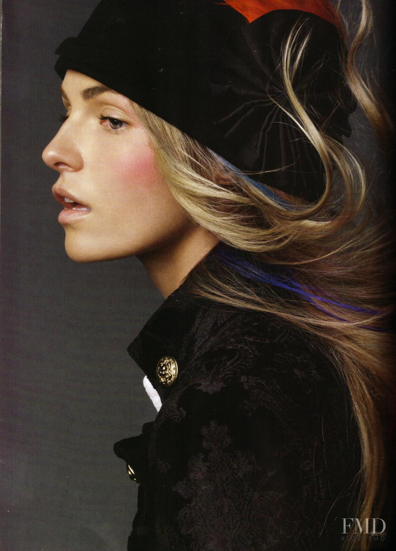 Valentina Zelyaeva featured in Cold Play, November 2010