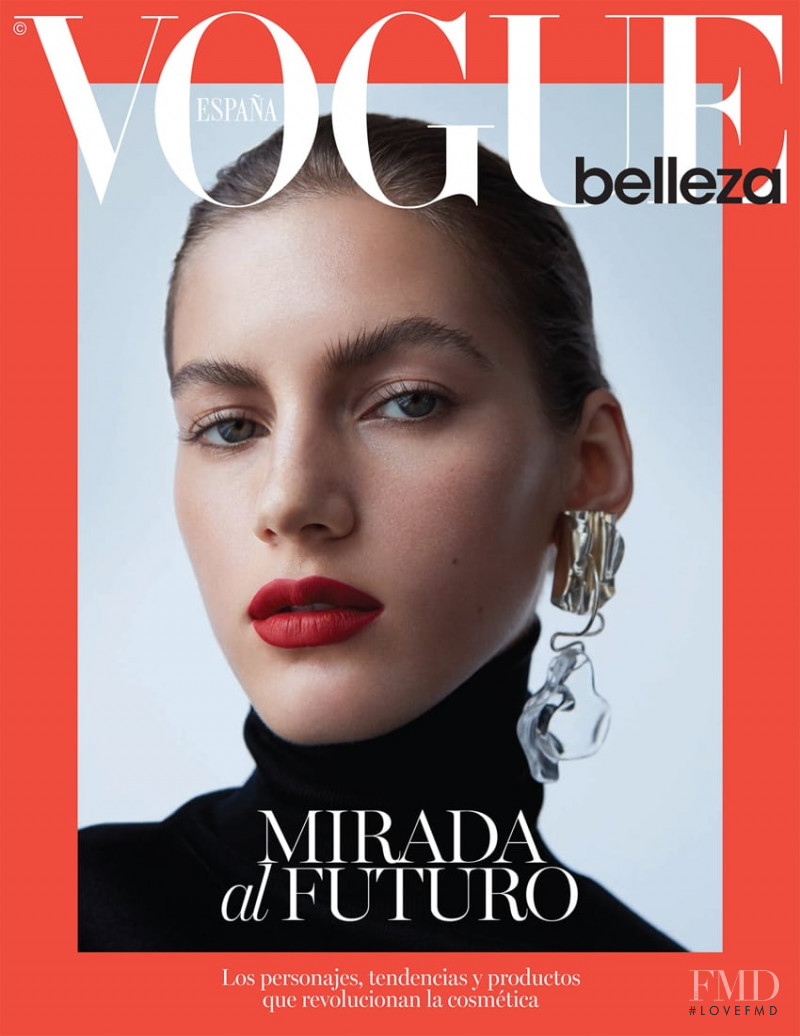 Valery Kaufman featured in Belleza, December 2017