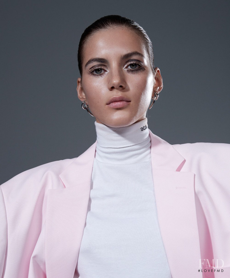 Valery Kaufman featured in Belleza, December 2017