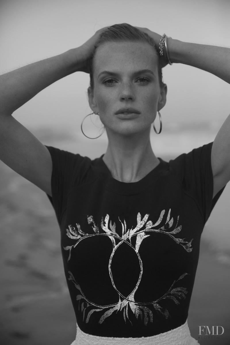 Anne Vyalitsyna featured in Verano Blanco, March 2018