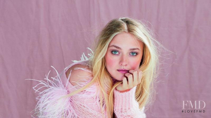 Dakota Fanning, January 2018