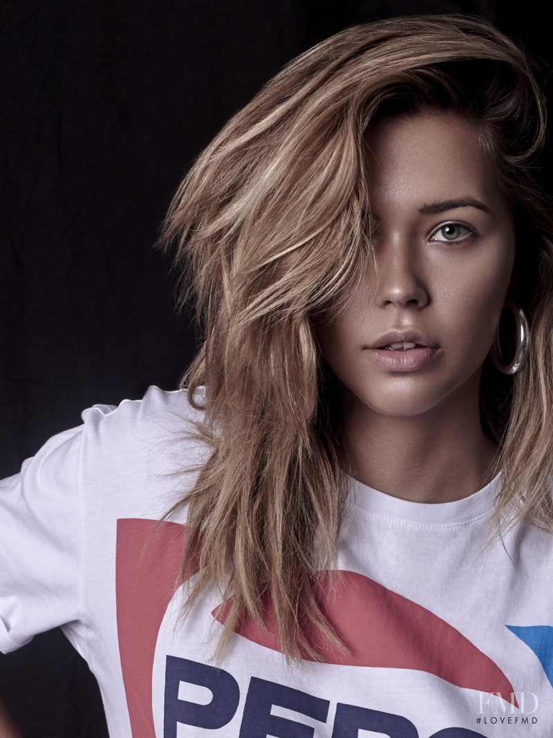 Sandra Kubicka featured in Sandra, February 2017