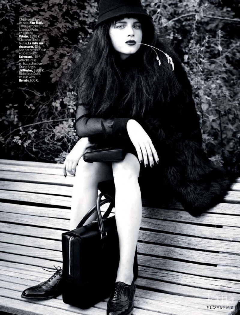 Anna de Rijk featured in Veneneux accessoires, October 2012