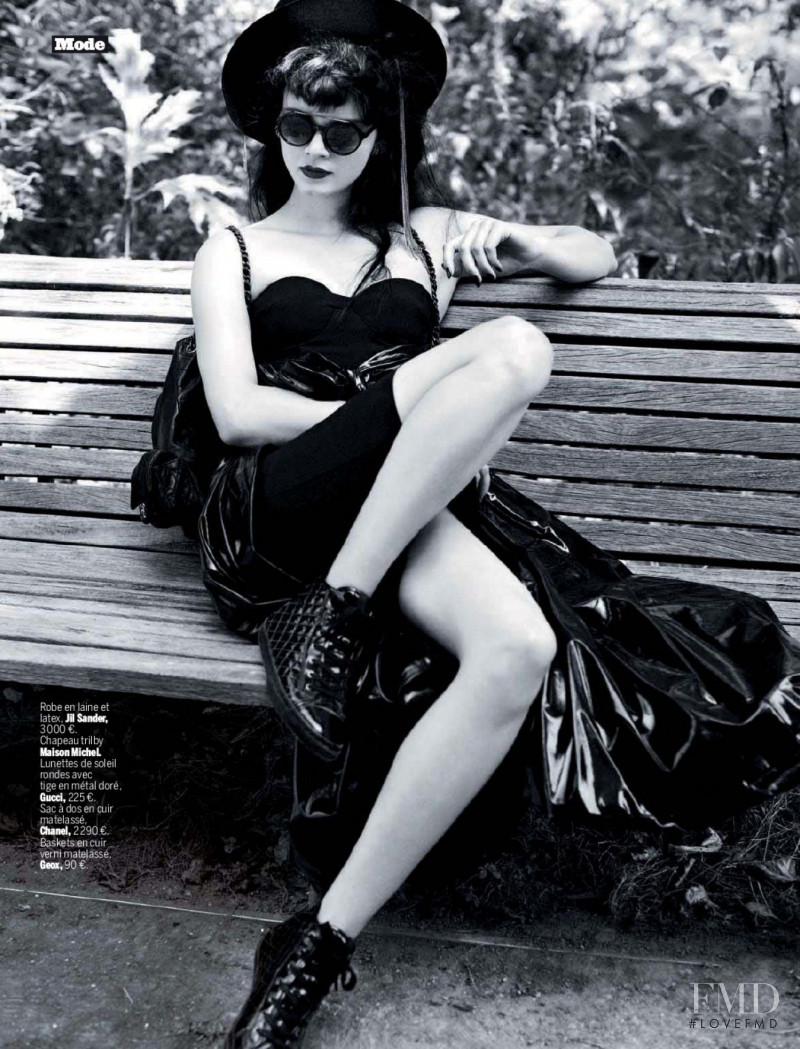 Anna de Rijk featured in Veneneux accessoires, October 2012