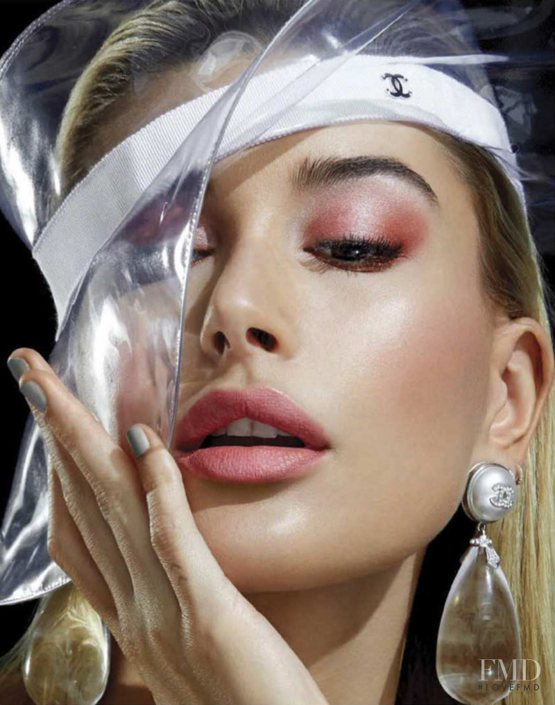 Hailey Baldwin Bieber featured in A Todo Pigmento, April 2018
