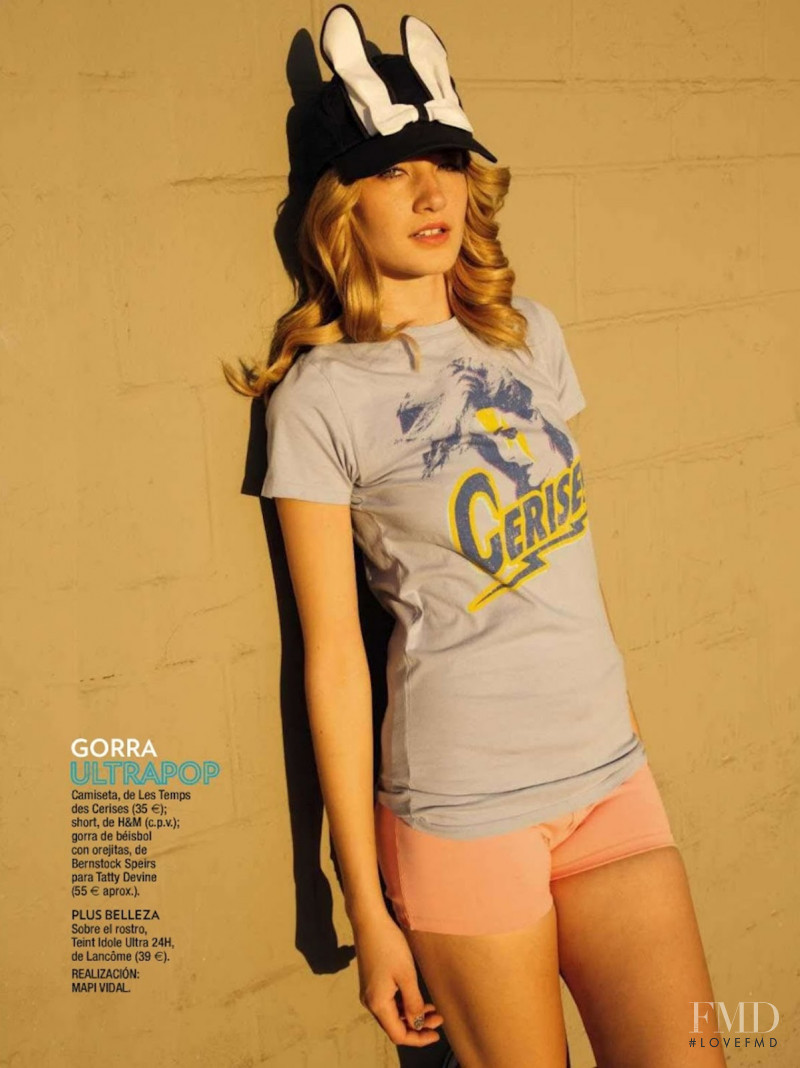 Alana Greszata featured in California Skate School, August 2012