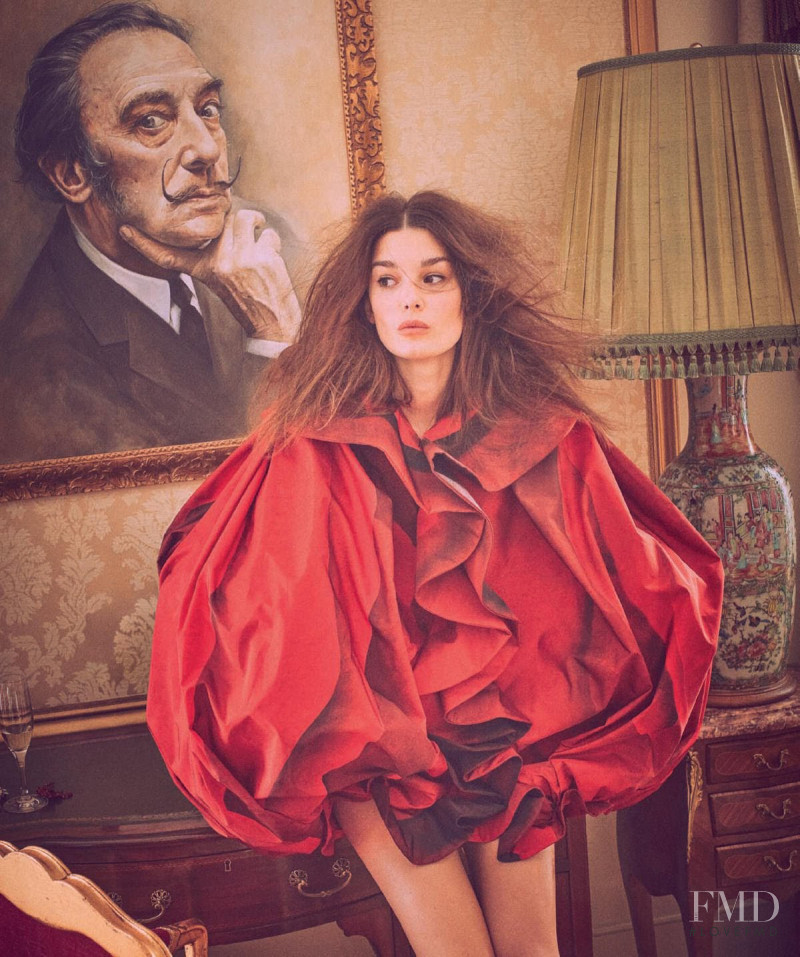 Ophélie Guillermand featured in Hasta La Bandera, April 2018