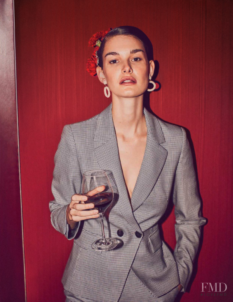 Ophélie Guillermand featured in Hasta La Bandera, April 2018