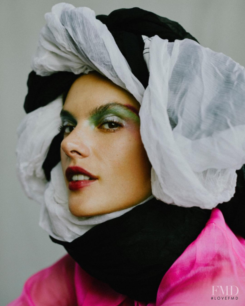 Alessandra Ambrosio featured in Alessandra Ambrosio, May 2018