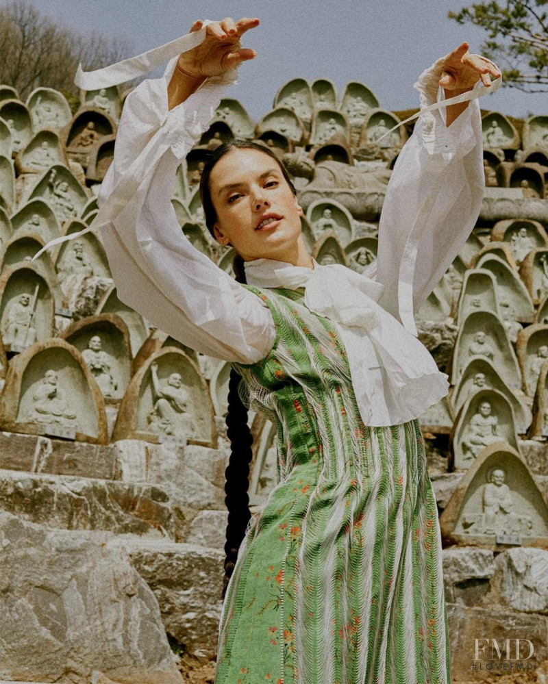 Alessandra Ambrosio featured in Alessandra Ambrosio, May 2018