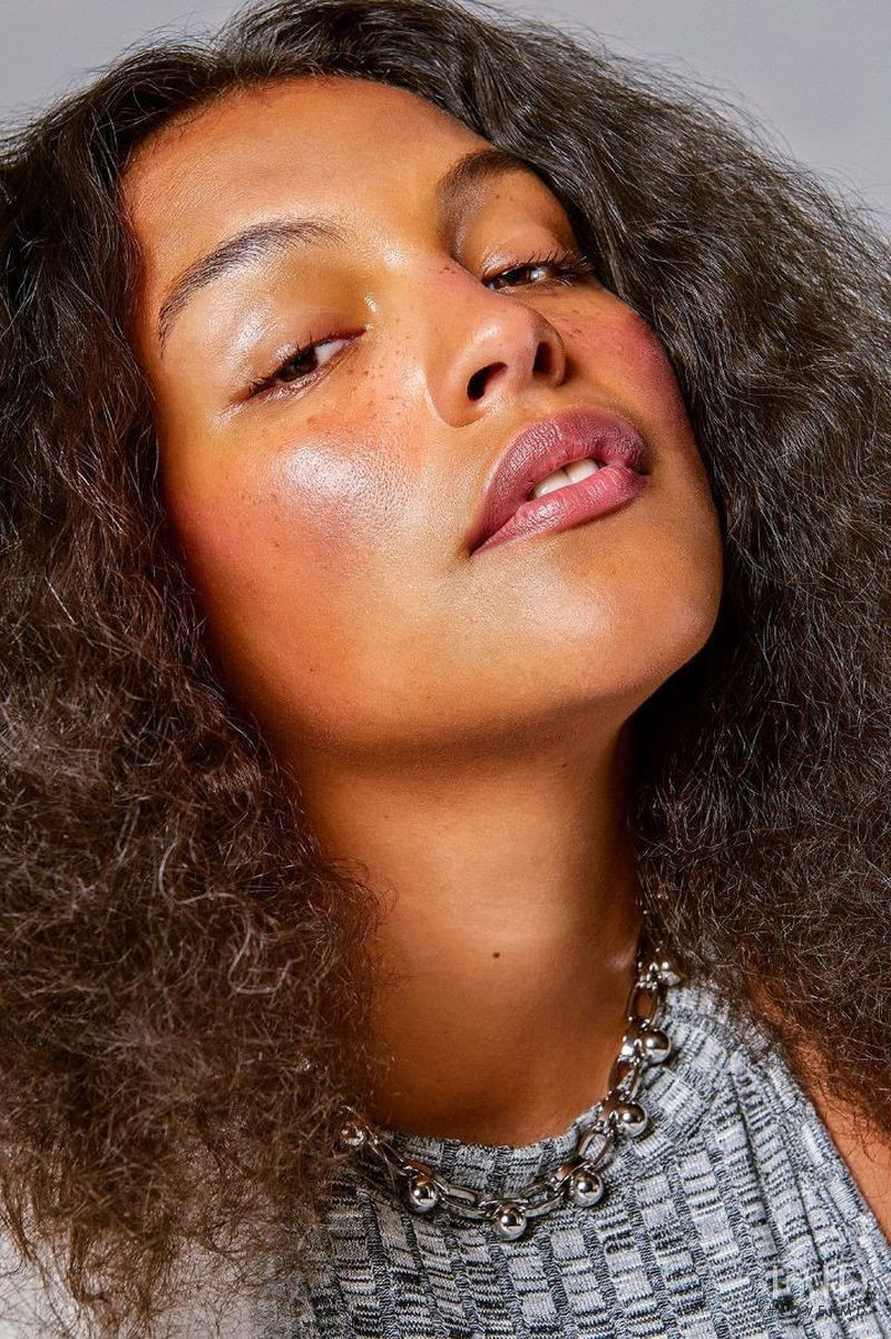 Paloma Elsesser featured in The Biggest Beauty Trends To Know For Fall , September 2016