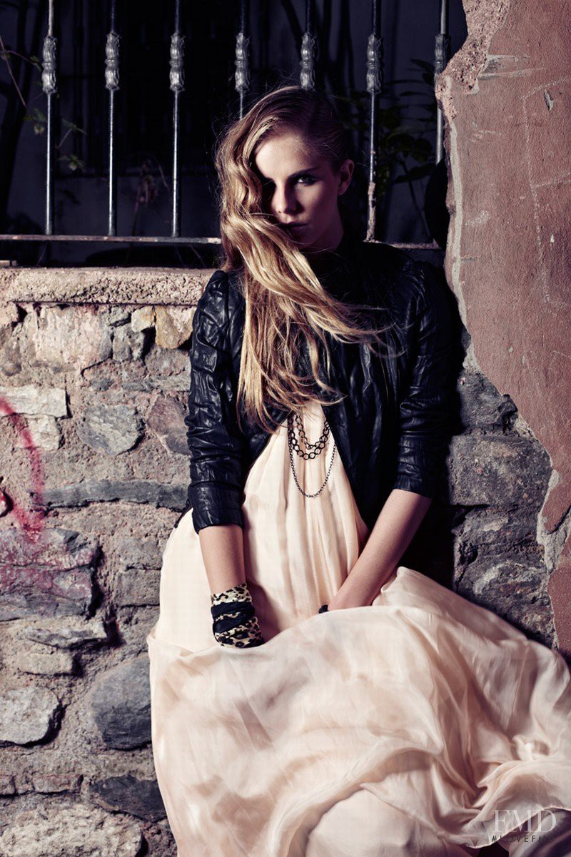 Luna Castilho featured in Urban Grunge, October 2010