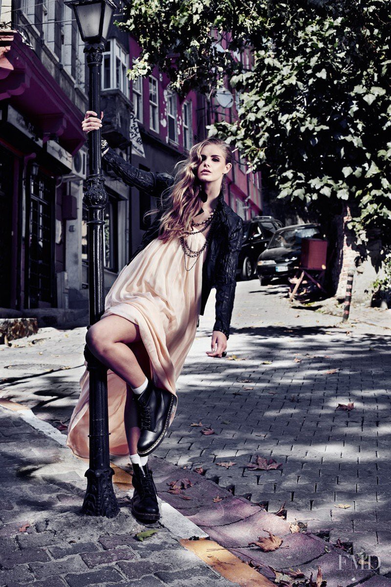 Luna Castilho featured in Urban Grunge, October 2010