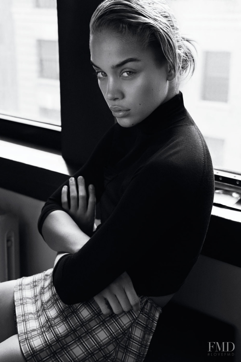 Jasmine Sanders featured in Jasmine Sanders, June 2017