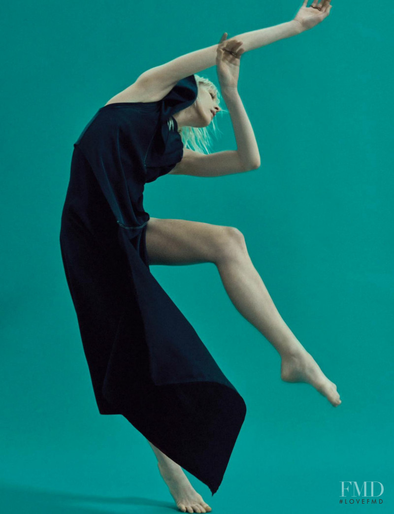 Lida Fox featured in She\'s Got The Moves, October 2016