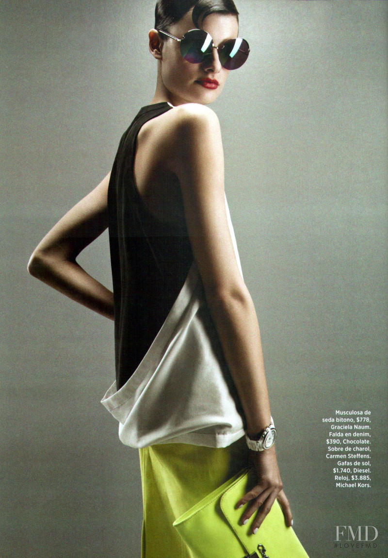 Paula Bertolini featured in Corte and Confeccion, September 2012