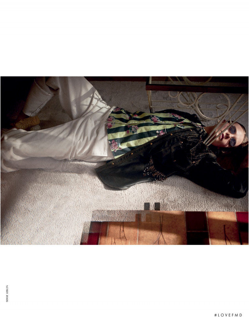 Nimuë Smit featured in Ritratto Di Signora Con Cappello, April 2018