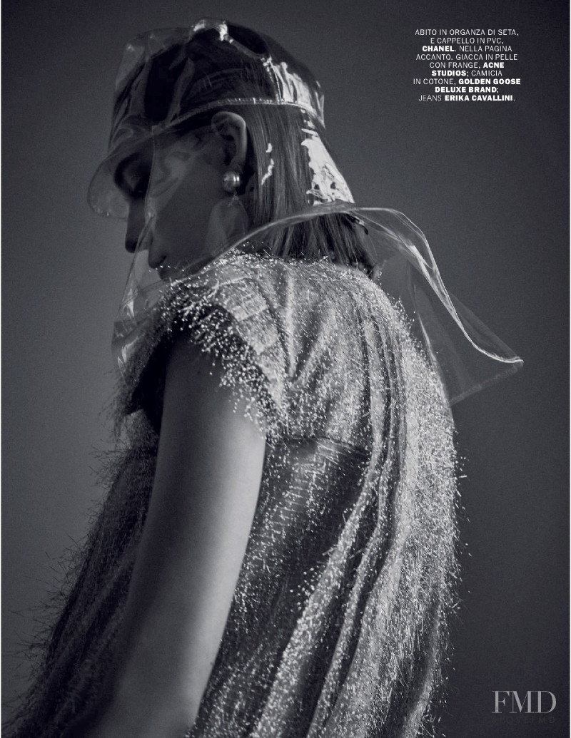 Nimuë Smit featured in Ritratto Di Signora Con Cappello, April 2018