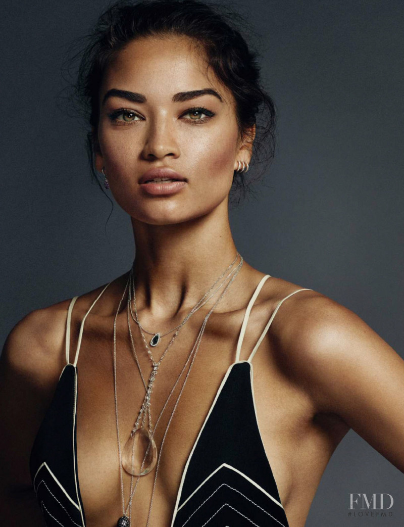 Shanina Shaik featured in Leccion De Contrastes, November 2017