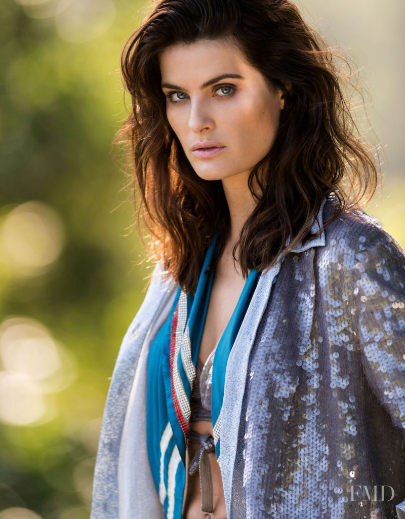 Isabeli Fontana featured in Isabeli Fontana, March 2018