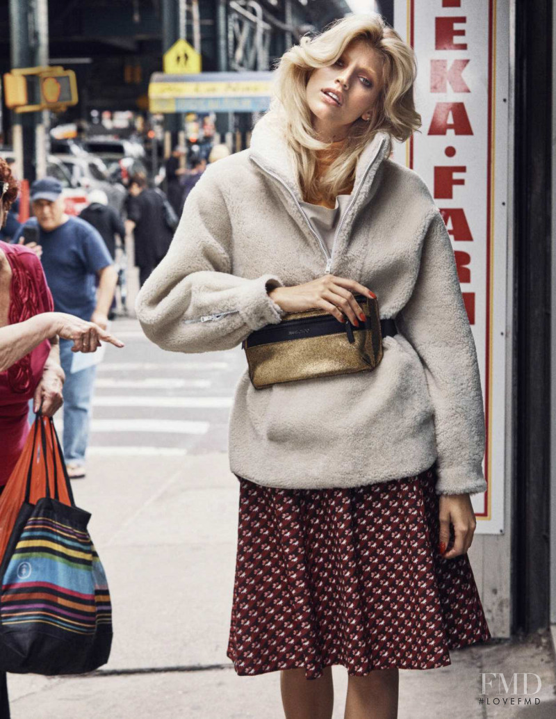 Devon Windsor featured in Devon Windsor, October 2018