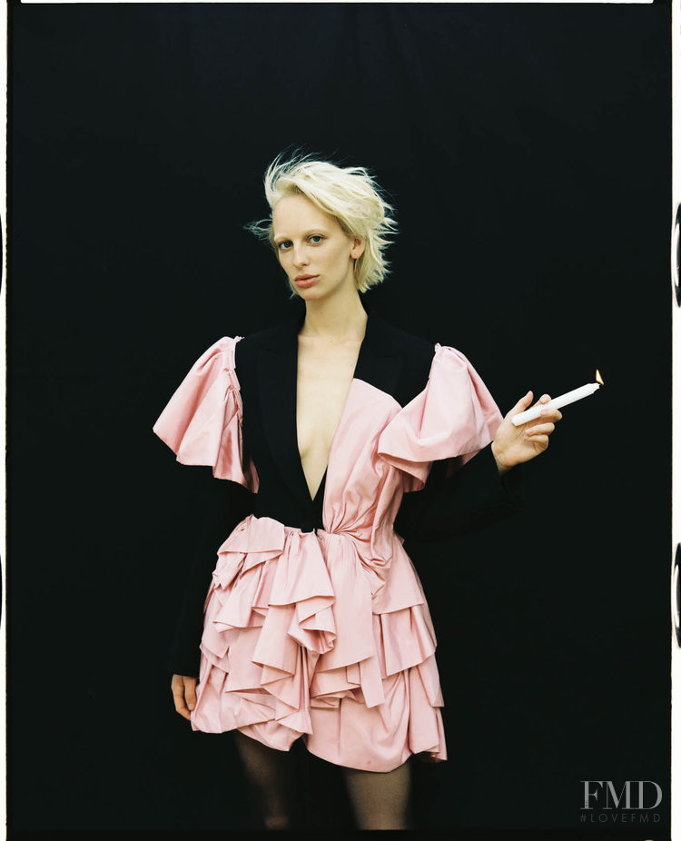 Lili Sumner featured in Lili Sumner, November 2018