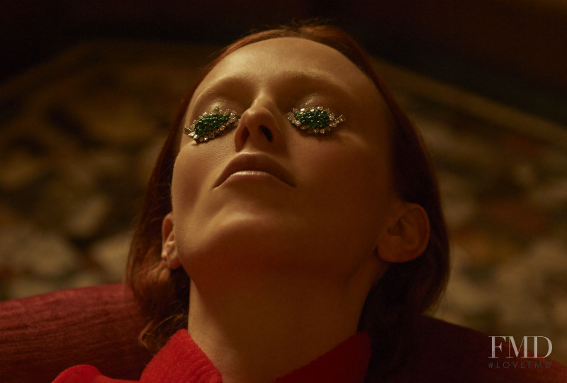 Karen Elson featured in Karen Elson, December 2018