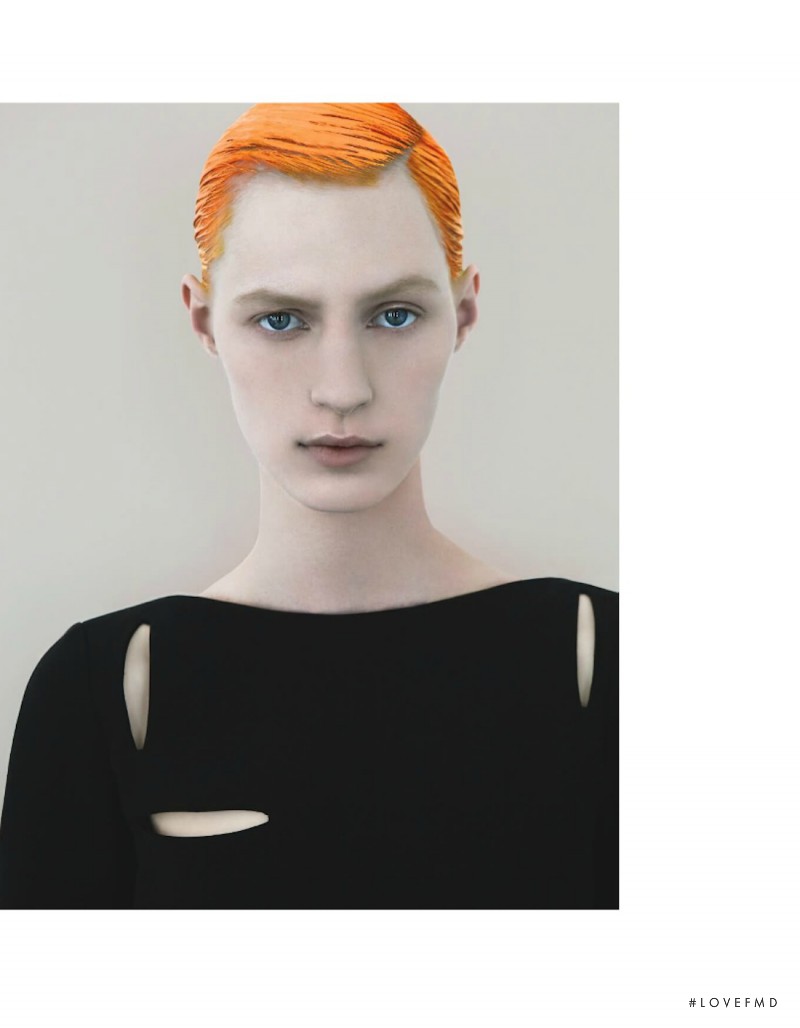 Julia Nobis featured in Graphique, September 2012