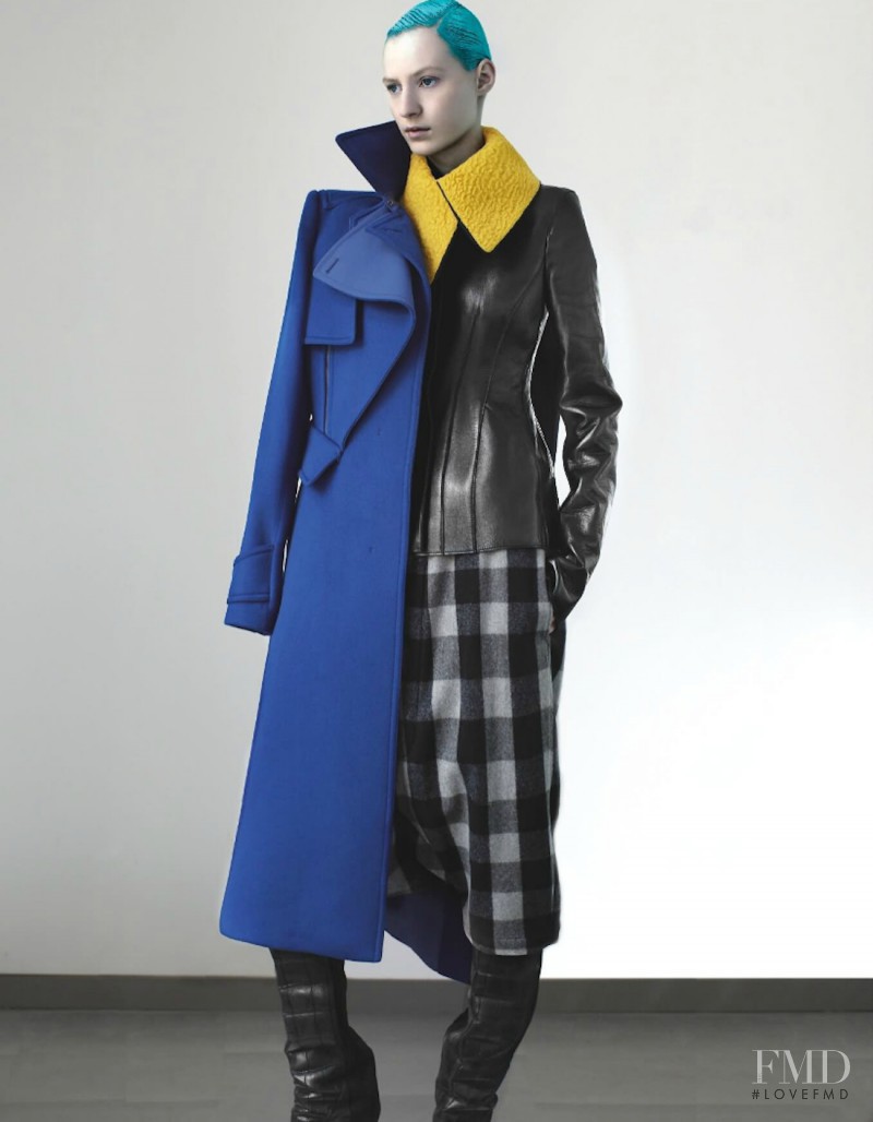 Julia Nobis featured in Graphique, September 2012