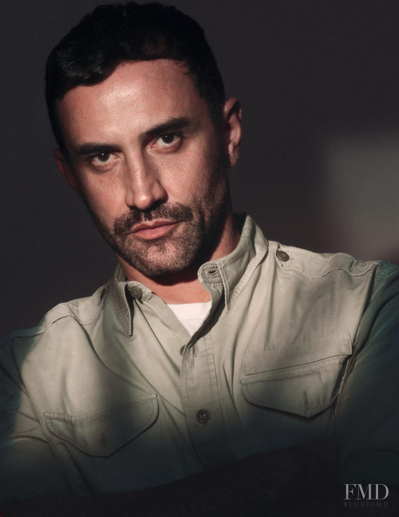 Tisci, Accent British, February 2019