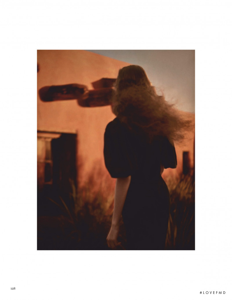 Yasmin Wijnaldum featured in Un Rancho En El Desierto, February 2019