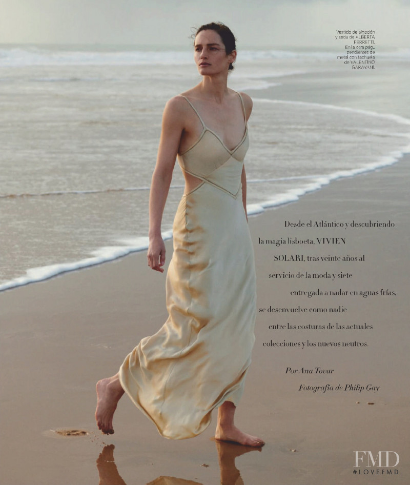 Vivien Solari featured in Vivien Y El Mar, February 2019