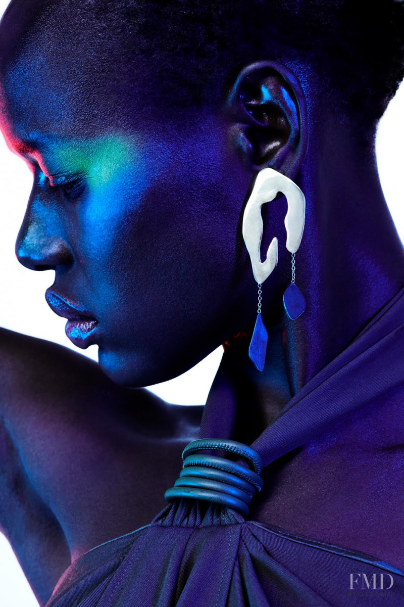 Ajak Deng featured in Estrela Cadente, April 2019