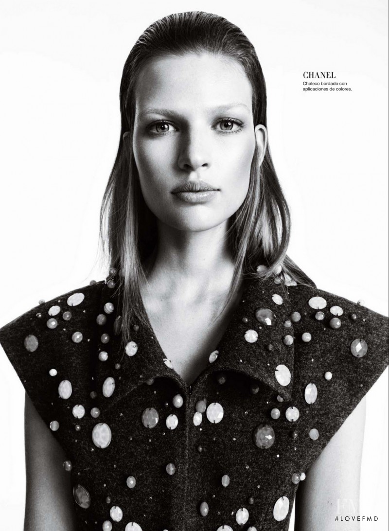 Bette Franke featured in Negra Sombra, October 2012