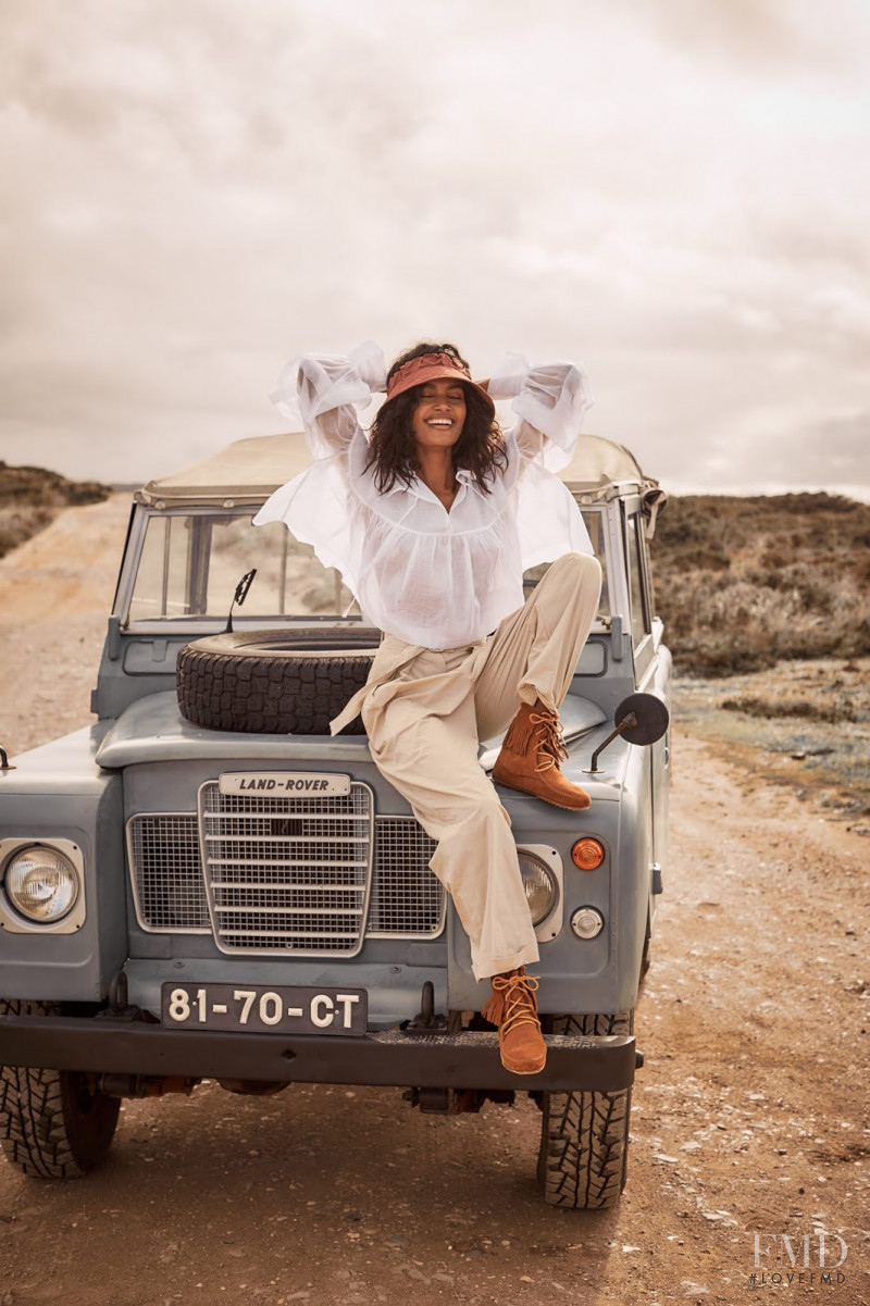 Nadia Araujo featured in Desert Rose, May 2019