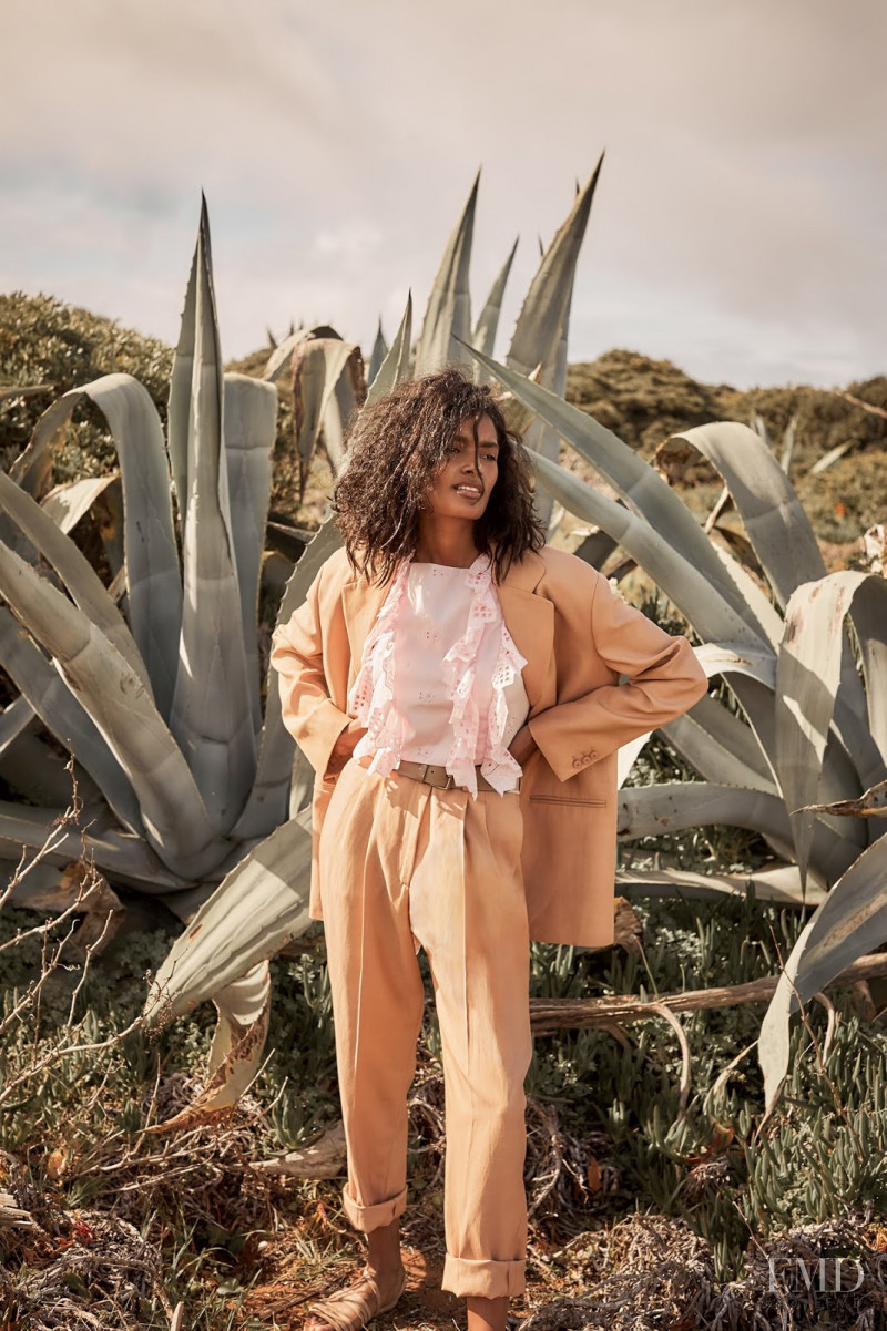 Nadia Araujo featured in Desert Rose, May 2019