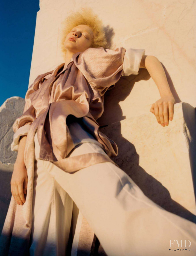 Thais Borges featured in Salutation Au Soleil, March 2019