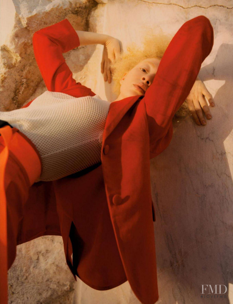 Thais Borges featured in Salutation Au Soleil, March 2019
