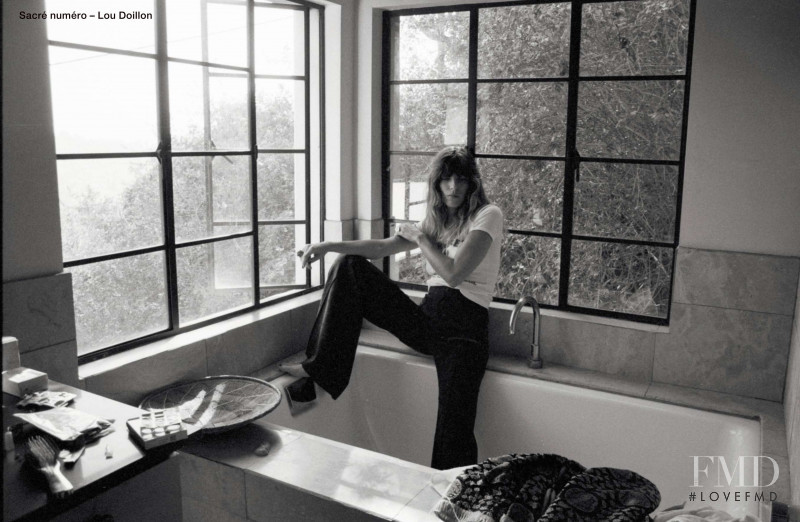 Lou Doillon featured in Lou Doillon, Se Réinvente, March 2019