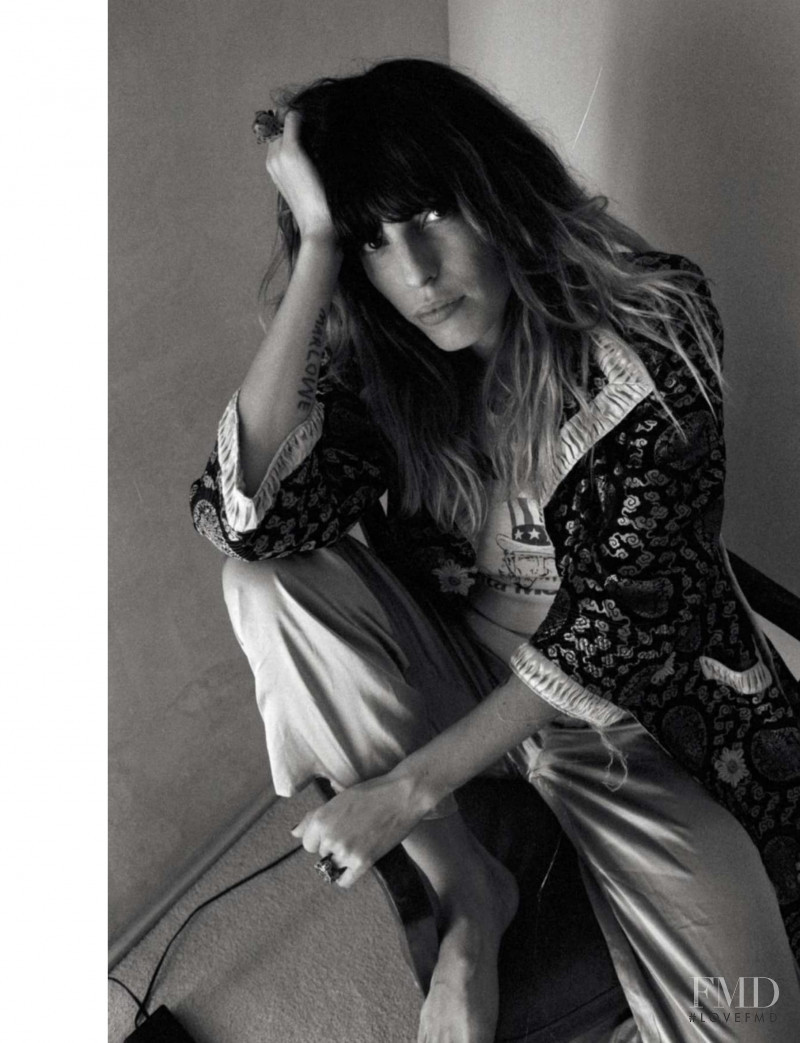 Lou Doillon featured in Lou Doillon, Se Réinvente, March 2019