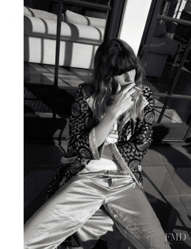 Lou Doillon featured in Lou Doillon, Se Réinvente, March 2019